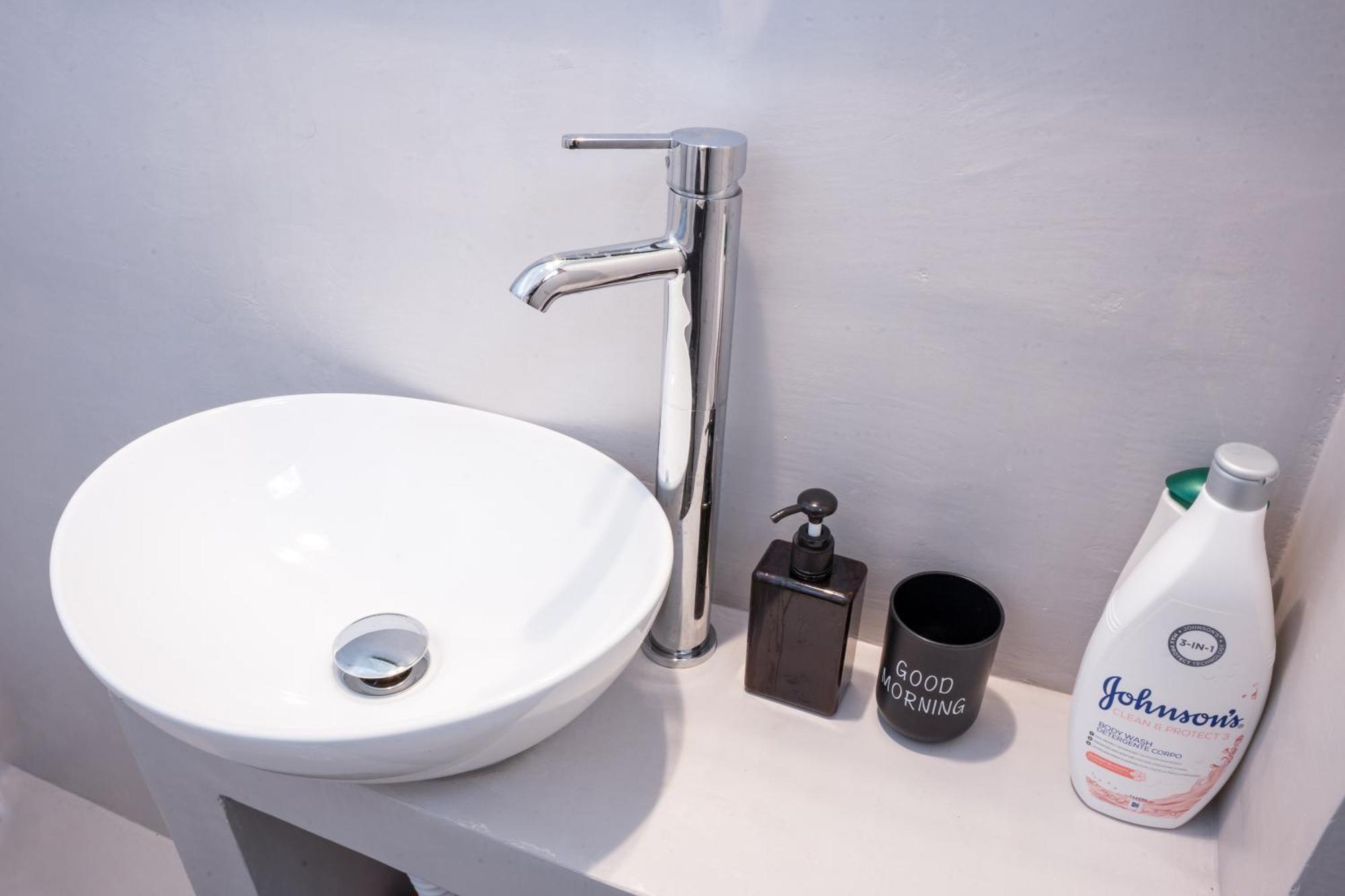Cozy Budget Apartments In The Heart Of Fira 외부 사진